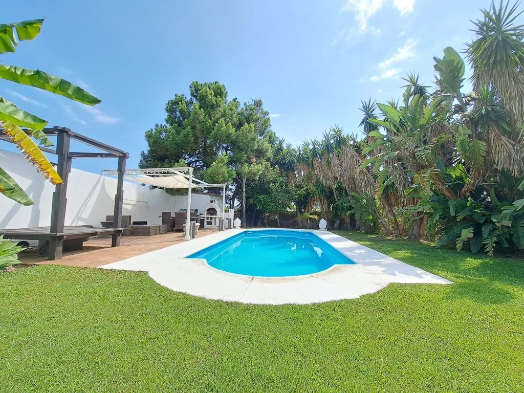 Nueva Milla de Oro, Estepona